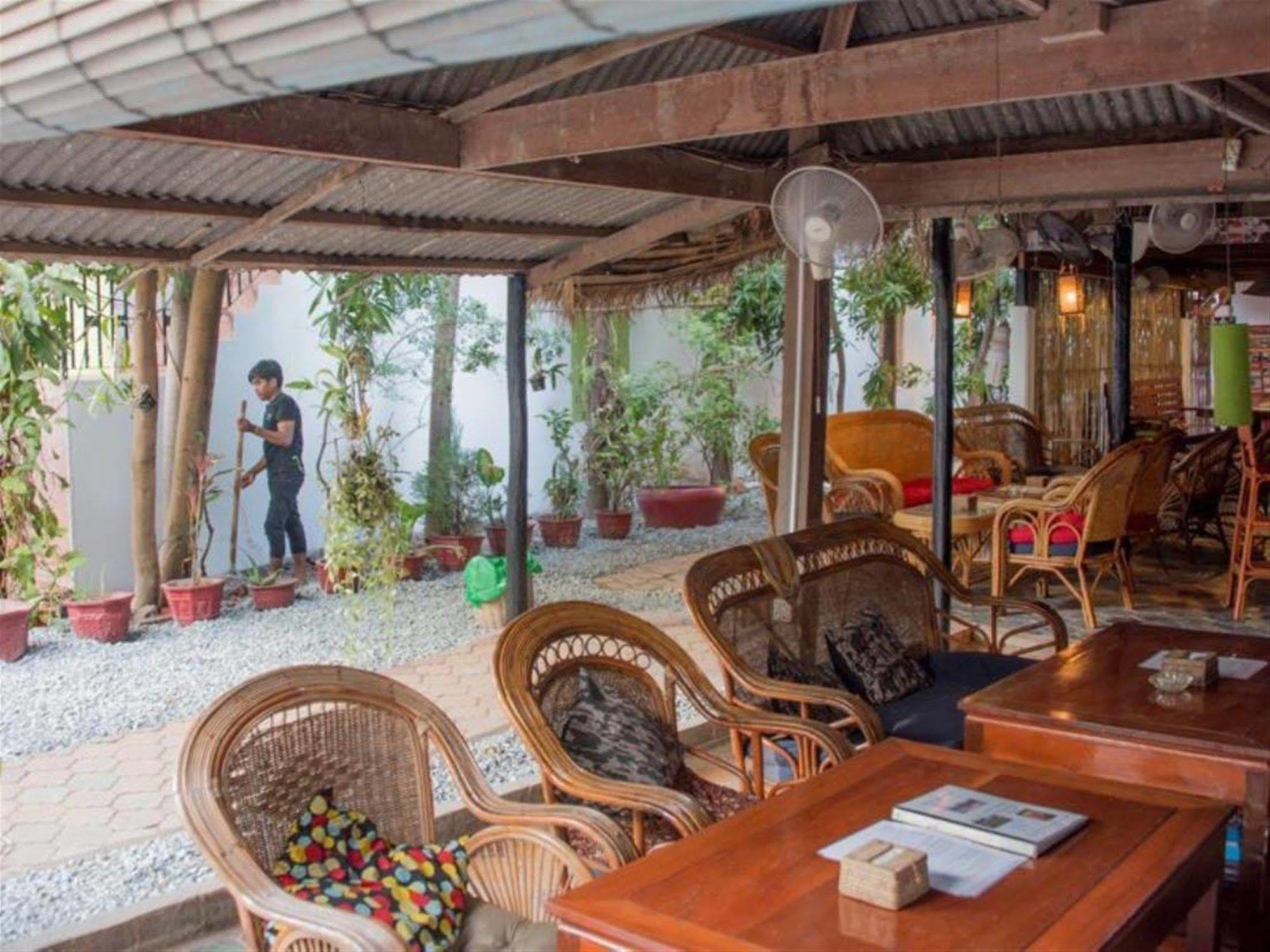 Five Rose Siem Reap Hostel Exterior photo