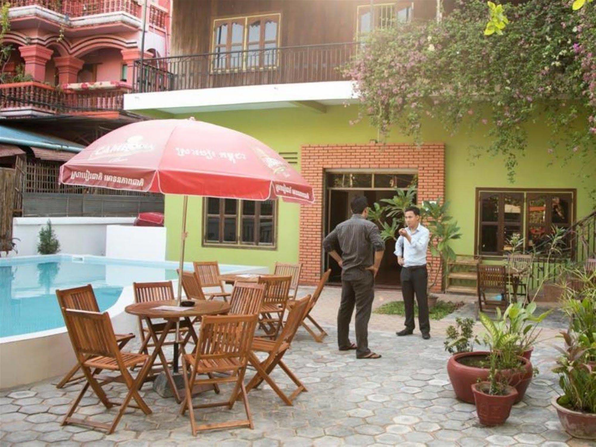 Five Rose Siem Reap Hostel Exterior photo